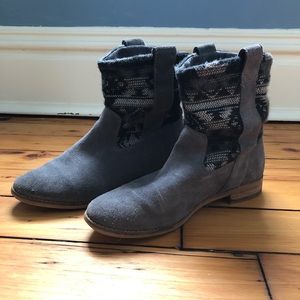 Toms suede Laurel boots
